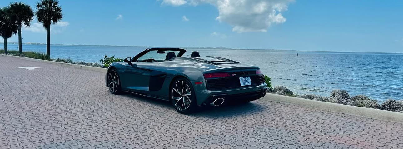 Audi R8 Spyder photo 4