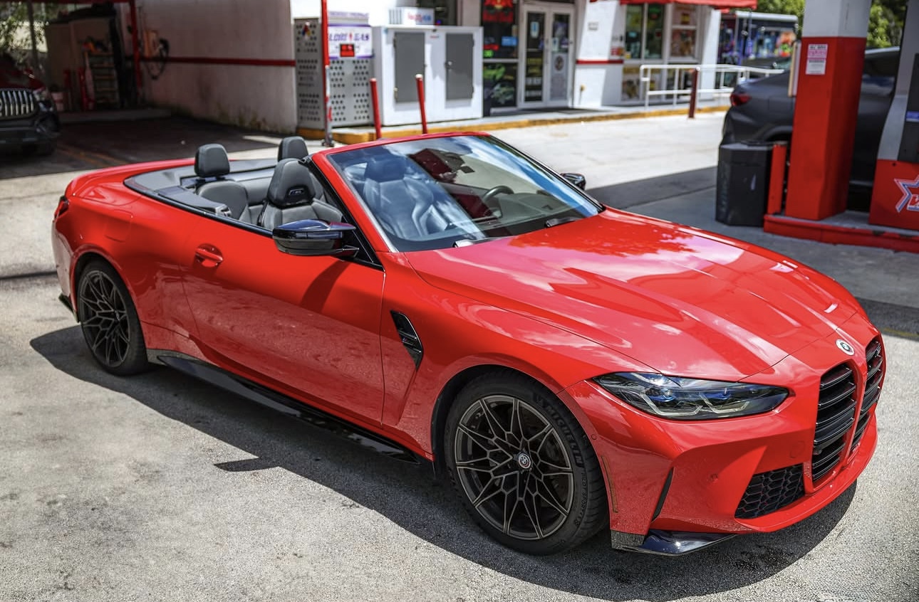 BMW M4 Competition photo 2